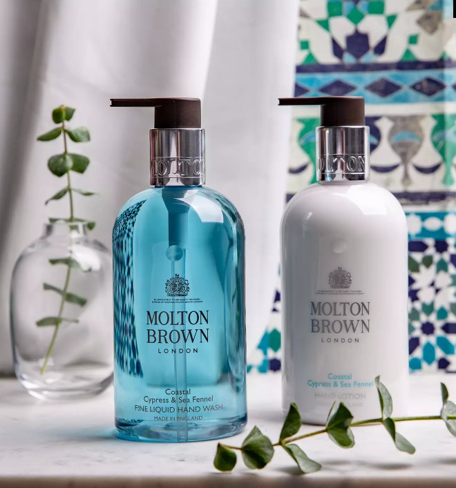 Molton Brown Coastal Cypress & Sea Fennel Lozione Mani Profumata 300 ml - Idratazione con Note Marine e Cipresso Salato