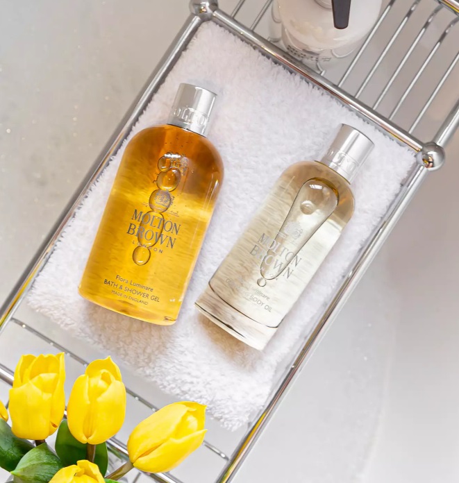 Molton Brown Flora Luminare Olio Corpo Illuminante 100ml - Arricchito con Olio di Argan e Note di Fiori d'Arancio, Mandarino, Vaniglia e Muschio