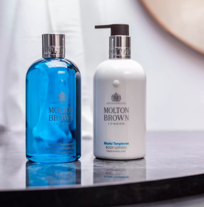 Molton Brown Blissful Templetree Lozione Corpo 300 ml - Idratazione con Gardenia, Gelsomino, Patchouli e Legno di Sandalo