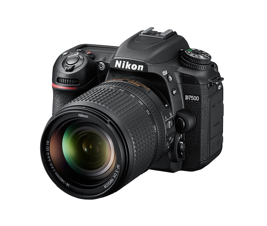 Nikon D7500 Fotocamera Reflex Digitale con Obiettivo AF-S DX NIKKOR 18-140mm f/3.5-5.6G ED VR, 20.9 Megapixel, Sensore DX, Motore EXPEED 5