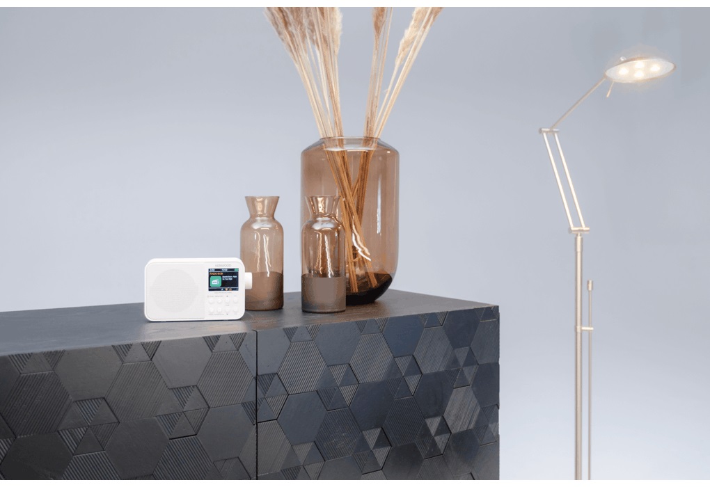 Kenwood CR-M30DAB Radio Portatile Digitale DAB e FM con Display a Colori da 6,1 cm, Batteria Ricaricabile 2000mAH, Uscita Cuffie Jack 3,5mm - Bianco