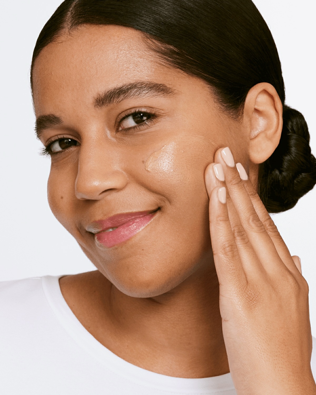 Clinique Moisture Surge Sheertint Hydrator SPF 25 - Crema colorata idratante 40 ml, Tono Light, 12 ore di idratazione