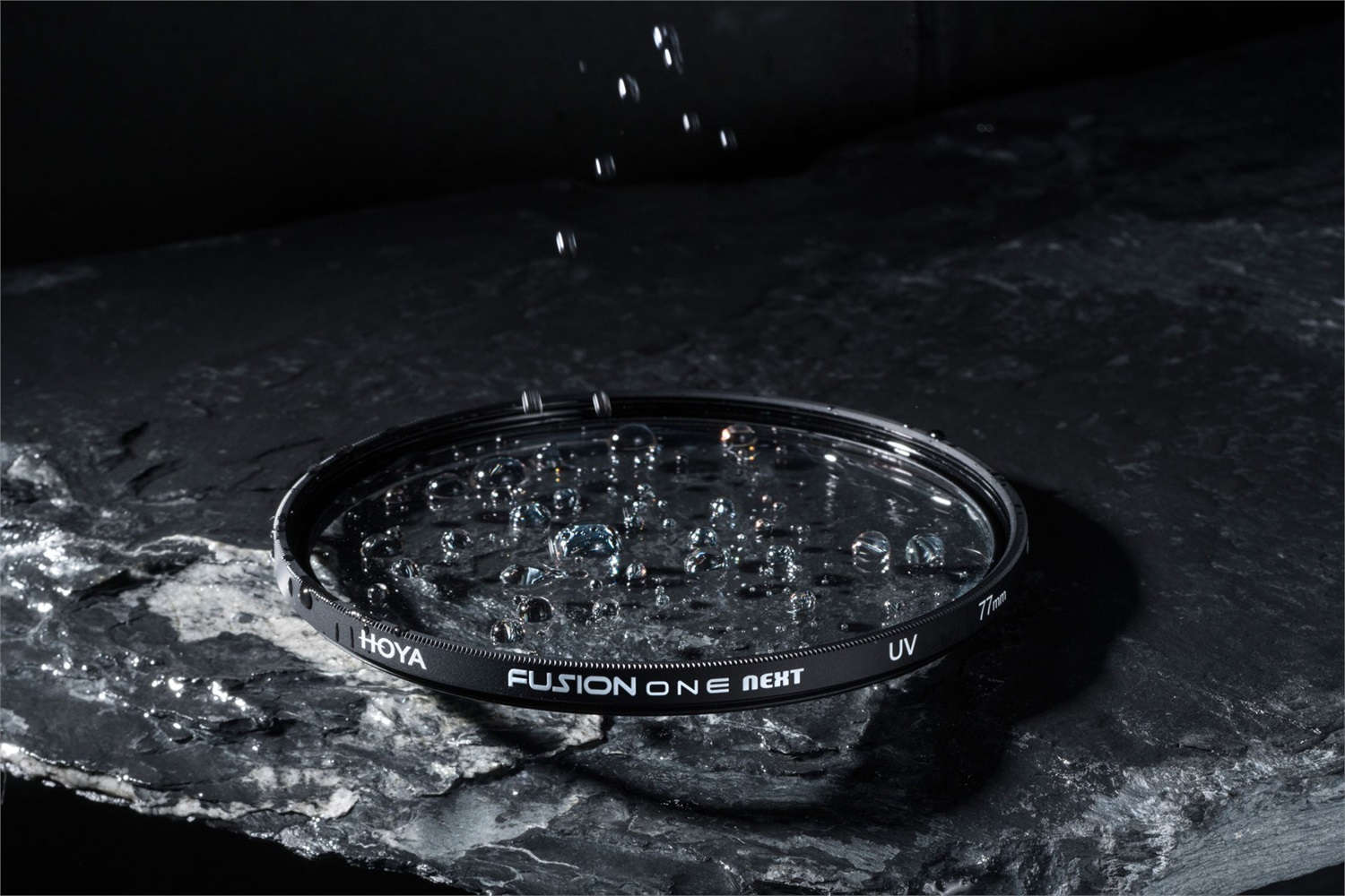 HOYA FUSION ONE NEXT Filtro UV 82mm - Vetro Ottico di Alta Qualità, 18 Strati di Rivestimento, Alta Trasmissione della Luce, Resistente a Macchie e Idrorepellente