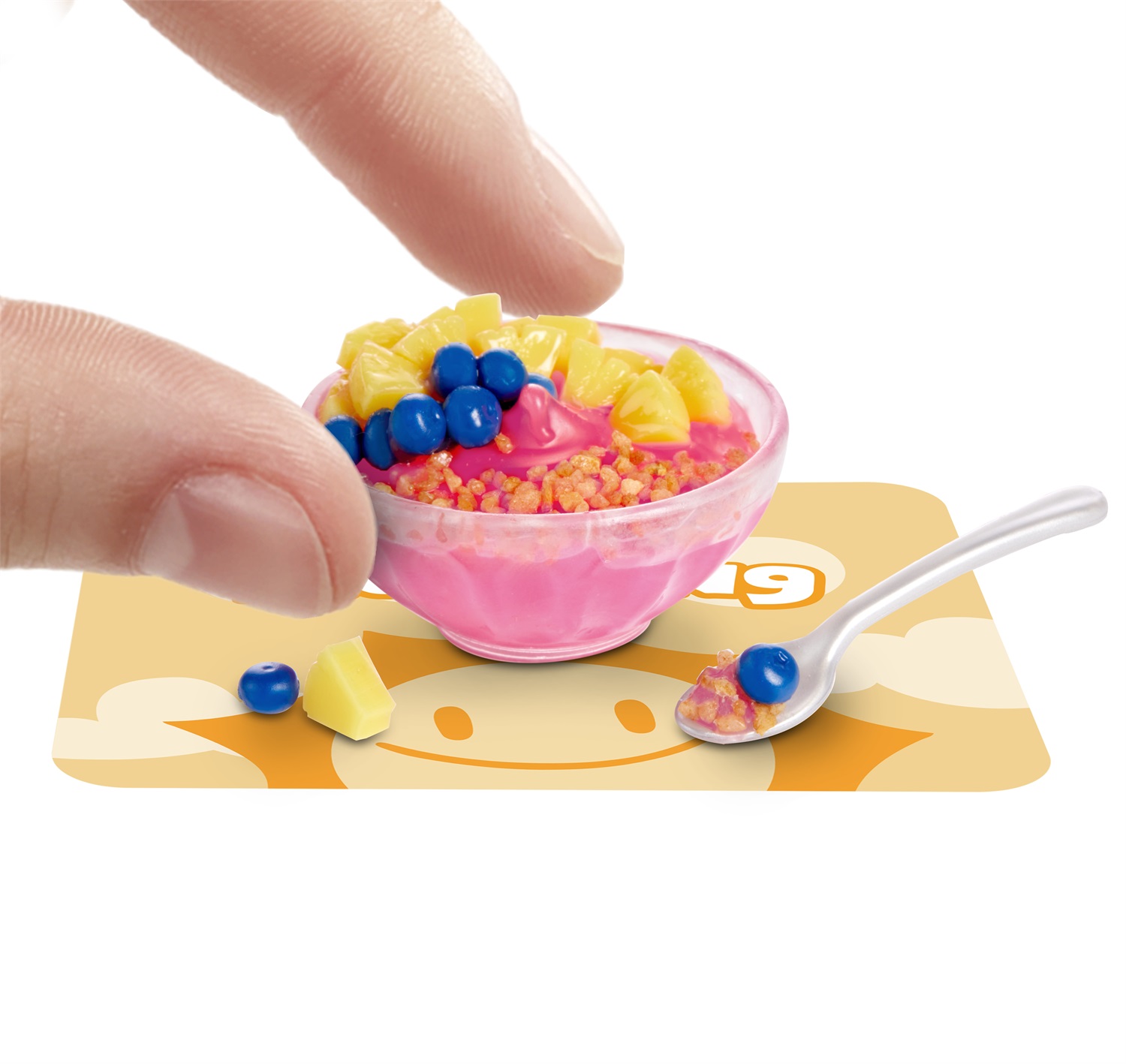 MGA Miniverse Make It Mini Foods - Cafe Serie 3 - Mini Oggetti da Collezione in Confezione Misteriosa - Gioco in Resina Fai-da-te - Repliche di Cibi NON COMMESTIBILI - Età 8