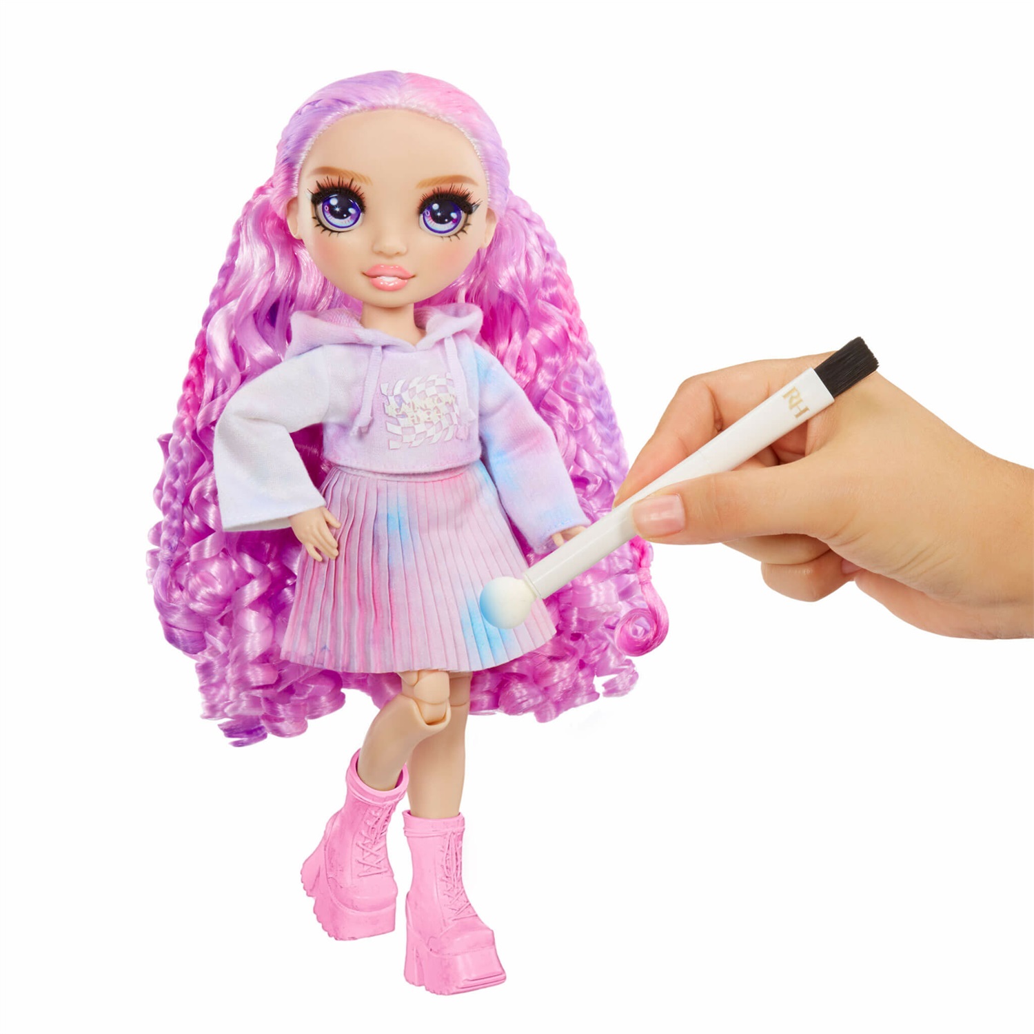 Rainbow High Watercolour & Create DIY Fashion Doll - Occhi Viola, Capelli Ricci, Kit Acquerelli Lavabili e Tie-Dye, Top e Scarpe Extra