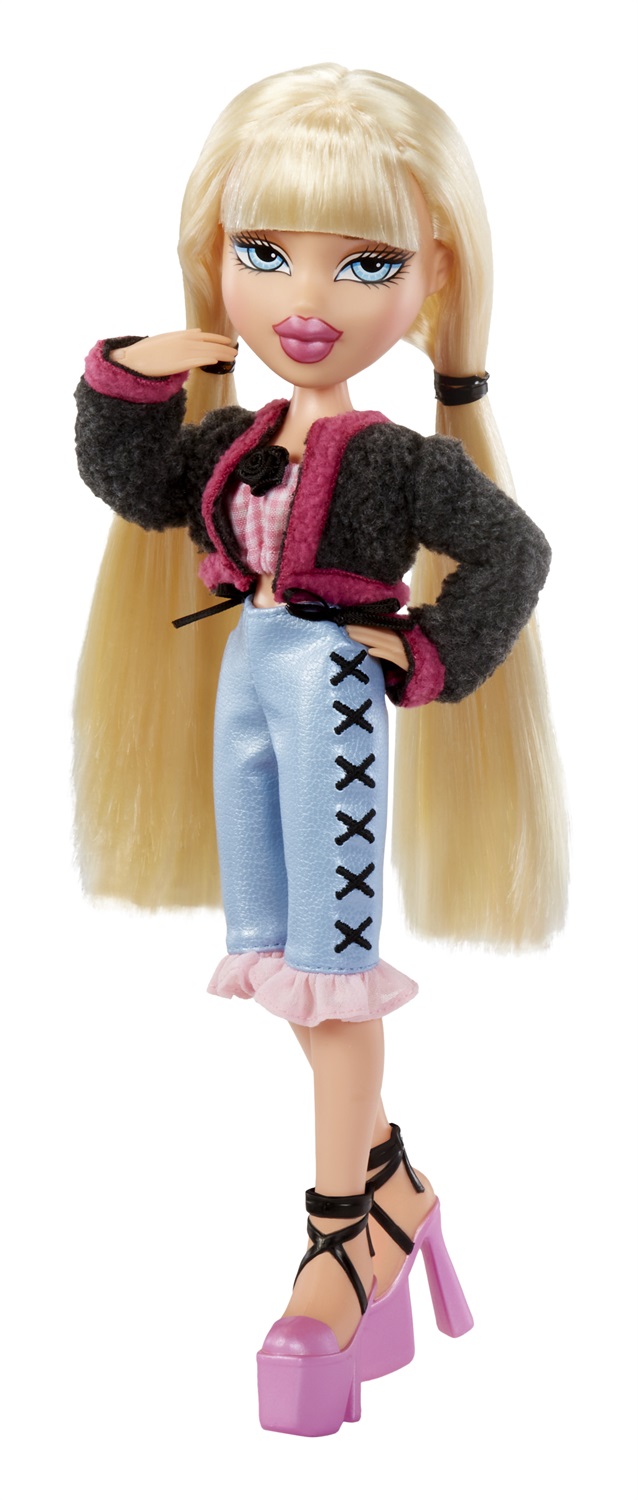 Bratz Goin' Out! Cloe - Bambola da Collezione con Vestito, Borsetta, Occhiali da Sole e Spazzola - Giocattolo per Bambini 6