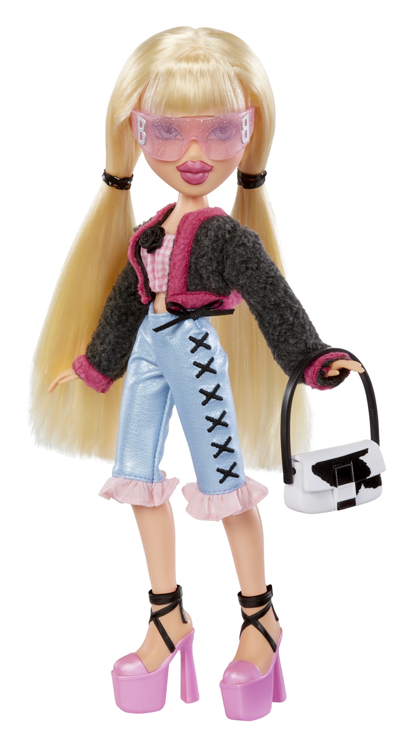 Bratz Goin' Out! Cloe - Bambola da Collezione con Vestito, Borsetta, Occhiali da Sole e Spazzola - Giocattolo per Bambini 6