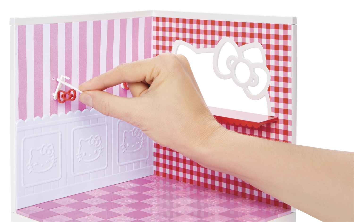 MGA Miniverse Make It Mini Spaces Hello Kitty - Set di Costruzioni Personalizzabile per Bambini e Collezionisti, Età 8