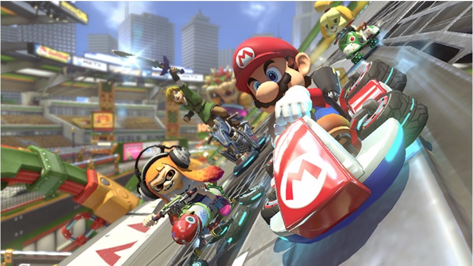 Nintendo Mario Kart 8 Deluxe - Videogioco per Nintendo Switch - Edizione Italiana - Multiplayer fino a 8 giocatori