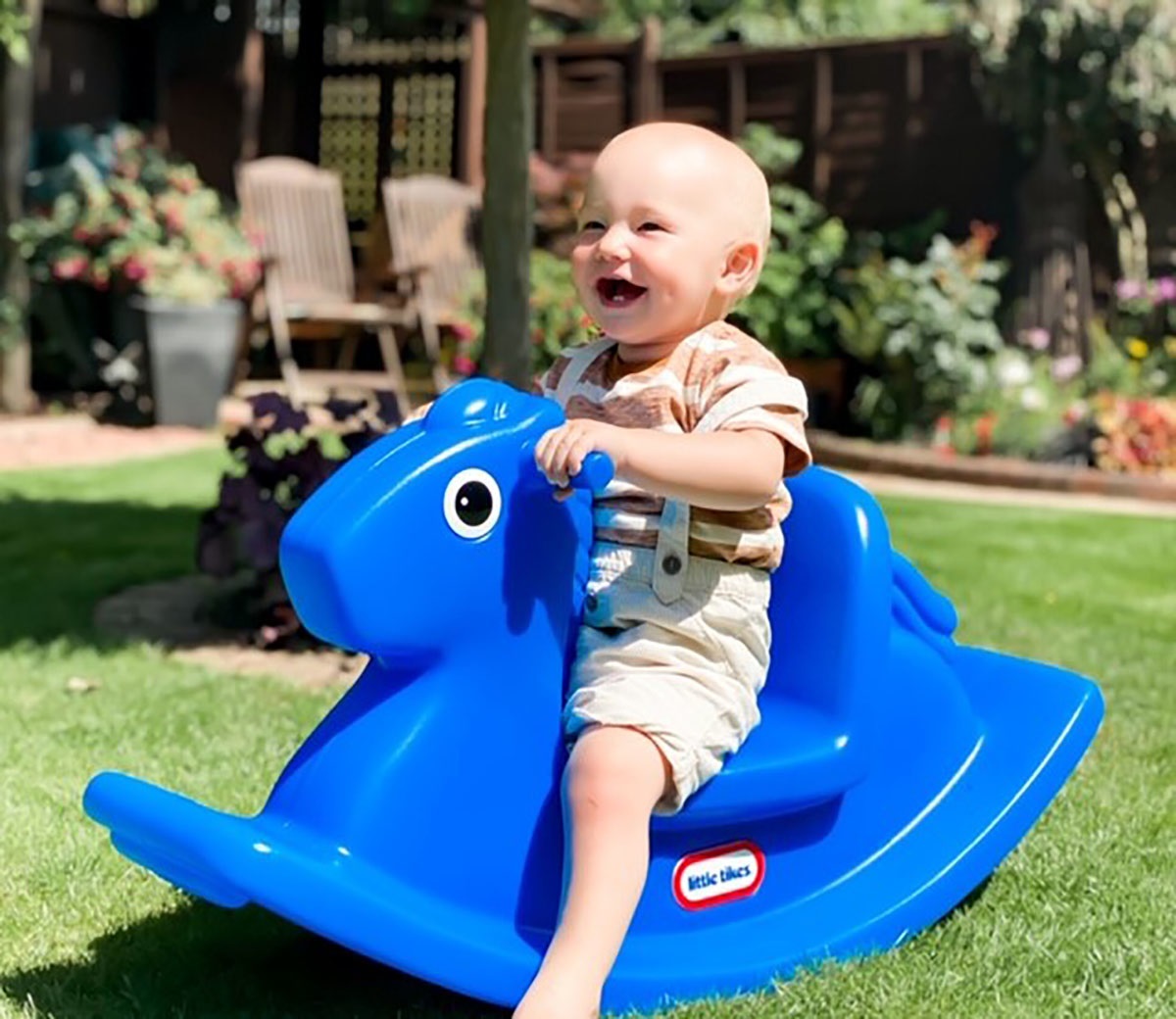 Little Tikes Cavallino a Dondolo Blu - Gioco Attivo con Maniglie e Sedile Stabile per Sicurezza - Resistente per Interno ed Esterno - Età: 18 Mesi