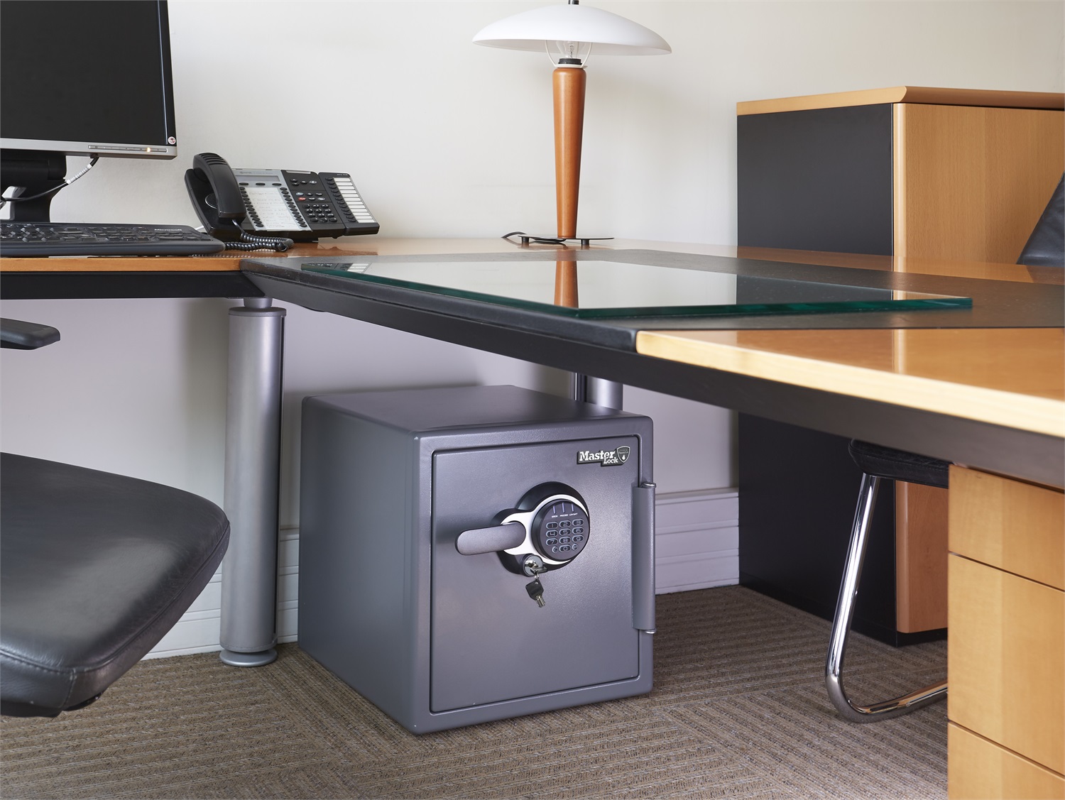 Master Lock LTW123GTC Cassaforte Ignifuga e Impermeabile con Combinazione e Chiave, 33L per Documenti e Gioielli