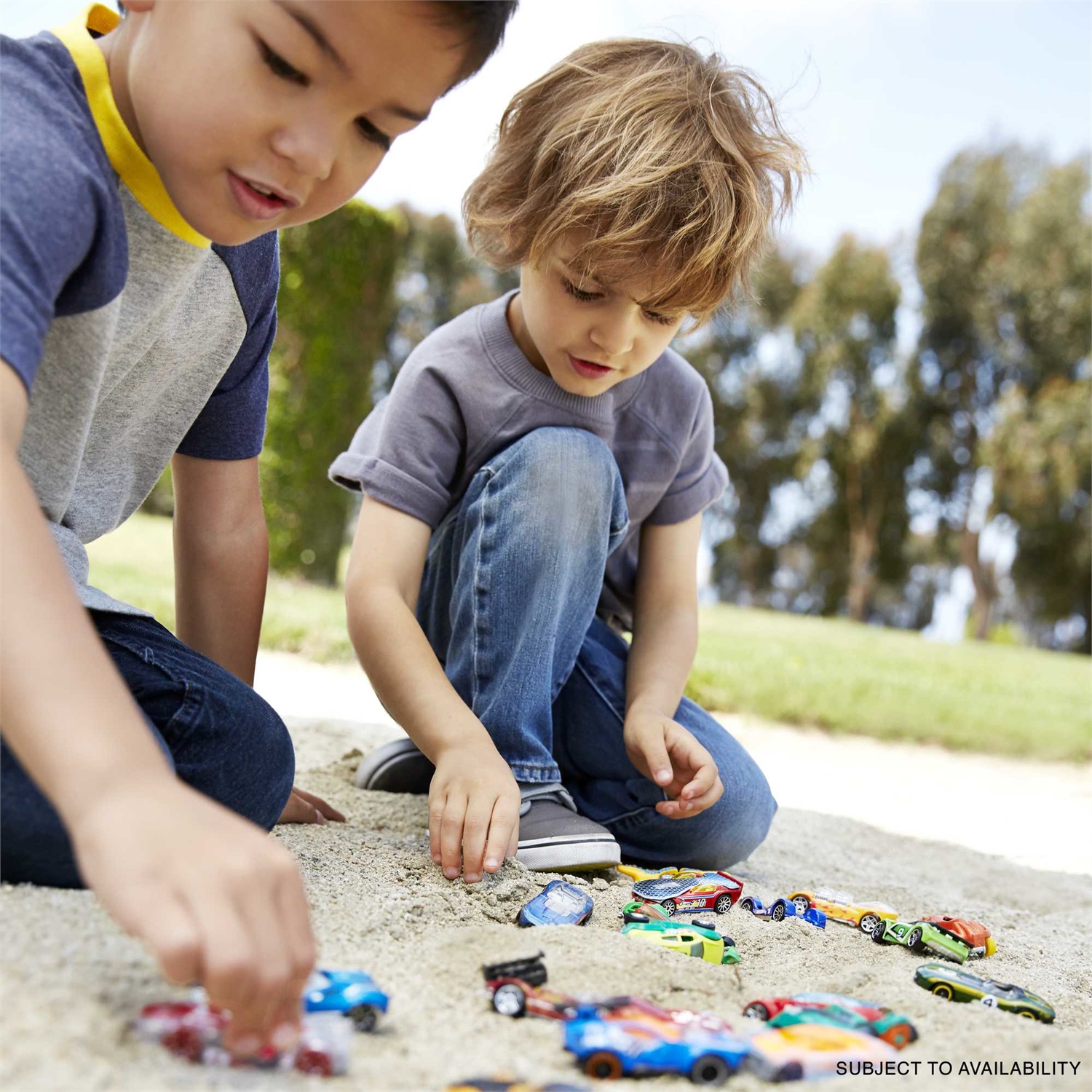 Hot Wheels Confezione da 10 Macchinine Assortite in Scala 1:64 - Ideale per Bambini dai 3 Anni