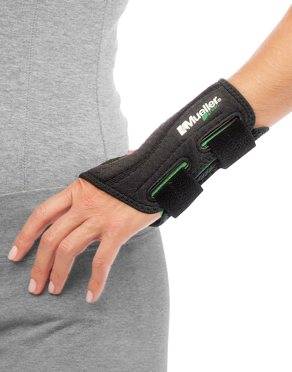 Mueller Greenline Fitted Wrist Brace - Supporto Polso Sinistro S/M, Nero, Tessuto Morbido e Traspirante con Stecca Integrata