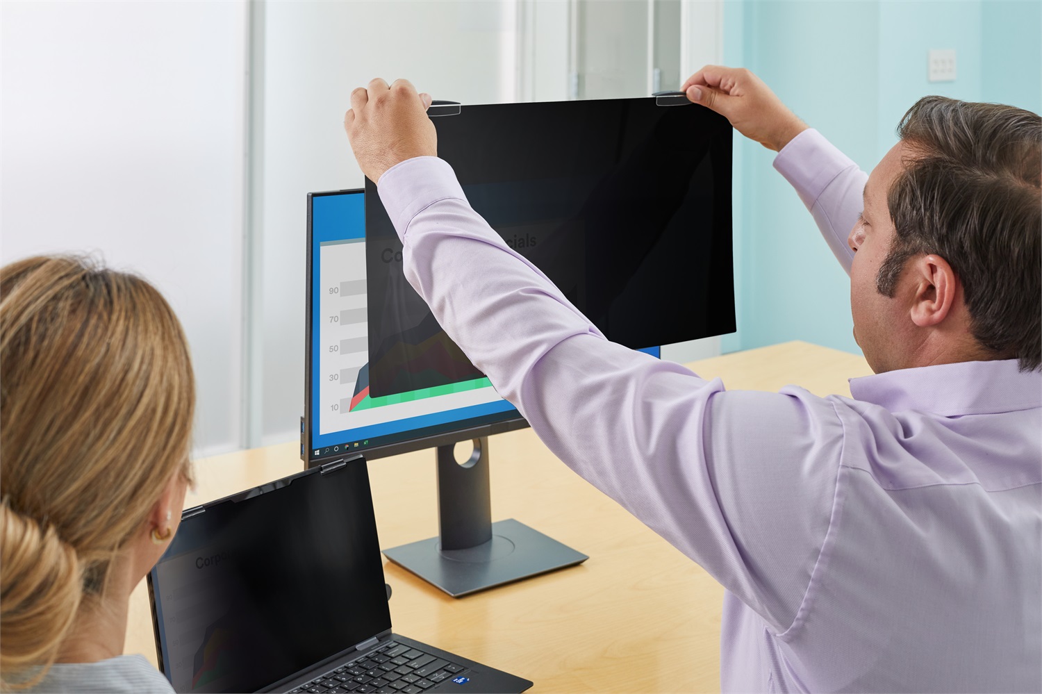 3M Filtro Privacy per Monitor da 24 Pollici (61 cm) con Attacco Magnetico COMPLY™, 16:10, Senza Bordi, Lucido/Opaco, Antiriflesso