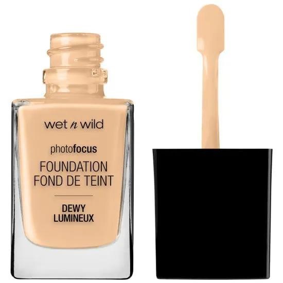 Wet n Wild Photo Focus Dewy Fondotinta Illuminante 30 ml - Soft Beige - Idratante e Coprente per Pelli Normali a Secche