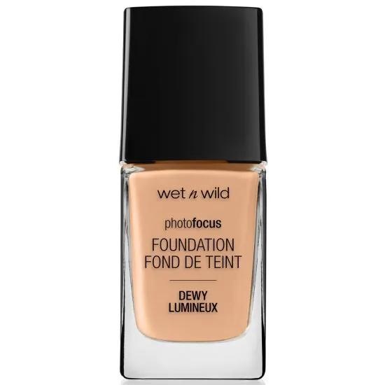 Wet n Wild Photo Focus Foundation Dewy 30 ml - Fondotinta Liquido Idratante Classic Beige per Pelli Normali a Secche, Vegan