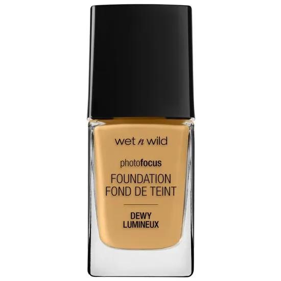Wet n Wild Photo Focus Foundation DEWY 30 ml - Fondotinta Idratante Illuminante Desert Beige per Pelli Normali a Secche