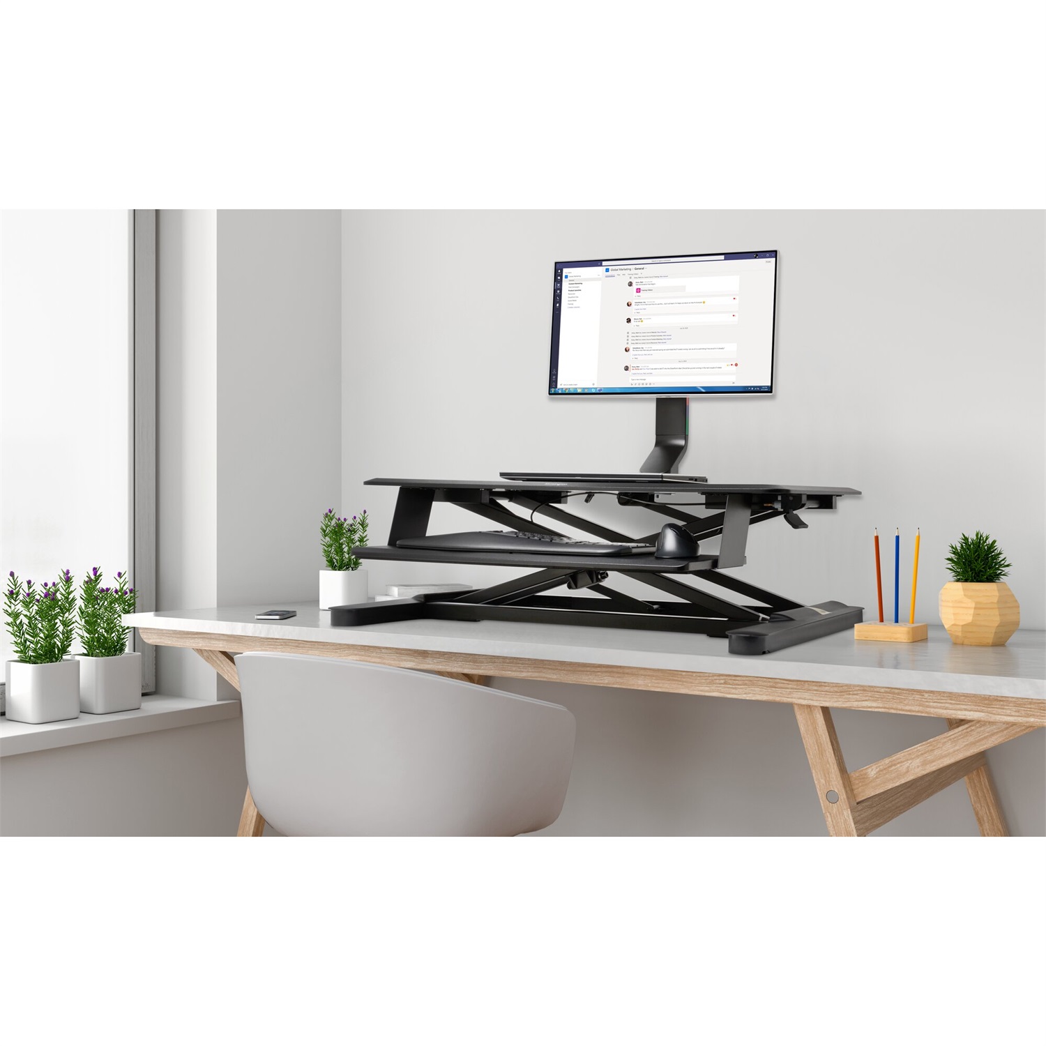 Kensington Braccio Salvaspazio per Monitor Singolo SmartFit® con Piastra VESA, Altezza Regolabile, Nero (K55512WW)