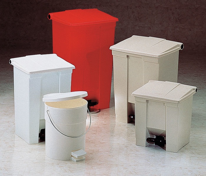 Rubbermaid Pattumiera a Pedale Step-On 87 Litri in Polietilene Rosso - Contenitore Robusto e Facile da Pulire