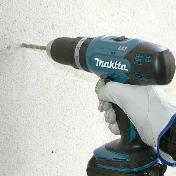 Makita DHP453RFE Trapano Avvitatore a Percussione 18V con 2 Batterie da 3Ah, Mandrino Autoserrante da 13 mm, 42 Nm, 1300 Giri/min, Peso 1,8 kg