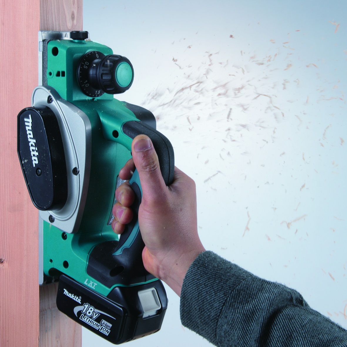 Makita DKP180Z Pialla a Batteria 18V LXT 82 mm - Impugnatura Antiscivolo, Regolazione Profondità, Solo Corpo