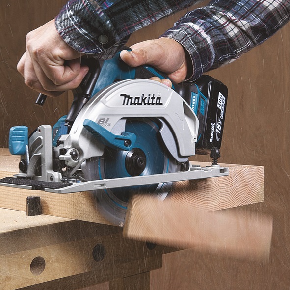 Makita DHS680Z Sega Circolare Portatile 16,5 cm Verde 5000 giri/min - Batteria 18 V, Motore Brushless, Controllo Automatico della Velocità
