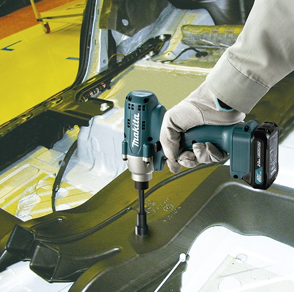 Makita TD112DMZ Avvitatore a Impatto 135NM 12V CXT - Potente e Compatto