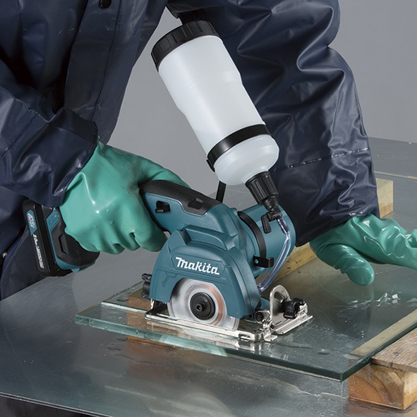 Makita CC301DZ Cutter Universale Cordless 12V - 1600 Giri/min, Capacità di Taglio 2,55 cm, Peso 1,8 kg, Angolo di Oscillazione 45°