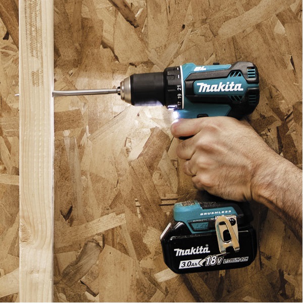 Makita DDF485ZJ Trapano Avvitatore a Batteria 18V LXT - 1900 Giri/min, 50 Nm, 1,7 kg, con Illuminazione LED, in MAKPAC