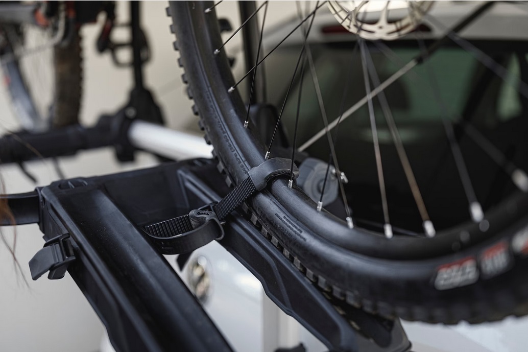 Thule OutWay Platform Portabiciclette per 2 Biciclette, Alluminio, Nero, Design Rialzato per Visibilità Ottimale