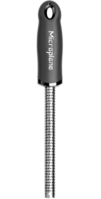 Microplane Grattugia per Spezie Premium Classic Nero - Acciaio Inossidabile, Affilatissime lame per Noce Moscata, Cannella, Cioccolato, Noci e Chicchi di caffè