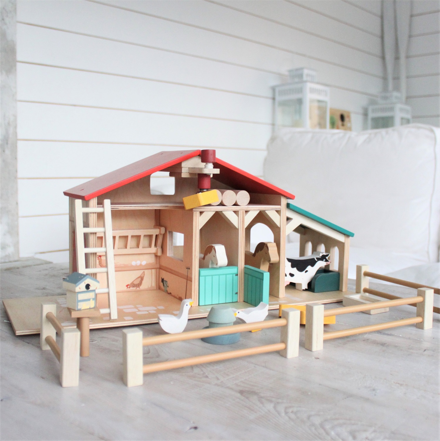 Tender Leaf Toys Set da Gioco Fattoria in Legno con Animali e Accessori - Giocattolo Sostenibile per Bambini dai 3 Anni