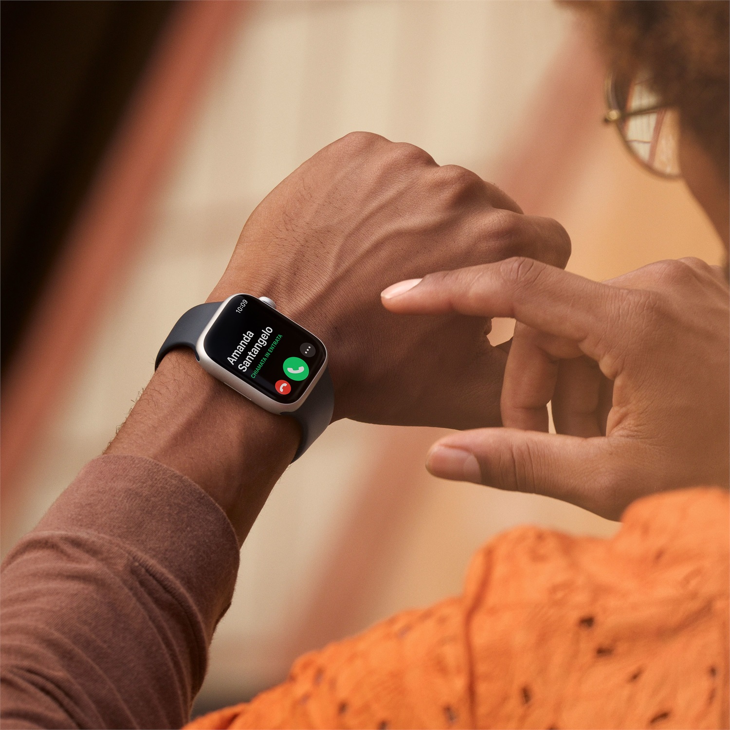 Apple Watch Series 8 GPS 41mm - Cassa in Alluminio Mezzanotte con Cinturino Sport Band Mezzanotte - Display OLED, 32 GB, Resistente all'Acqua