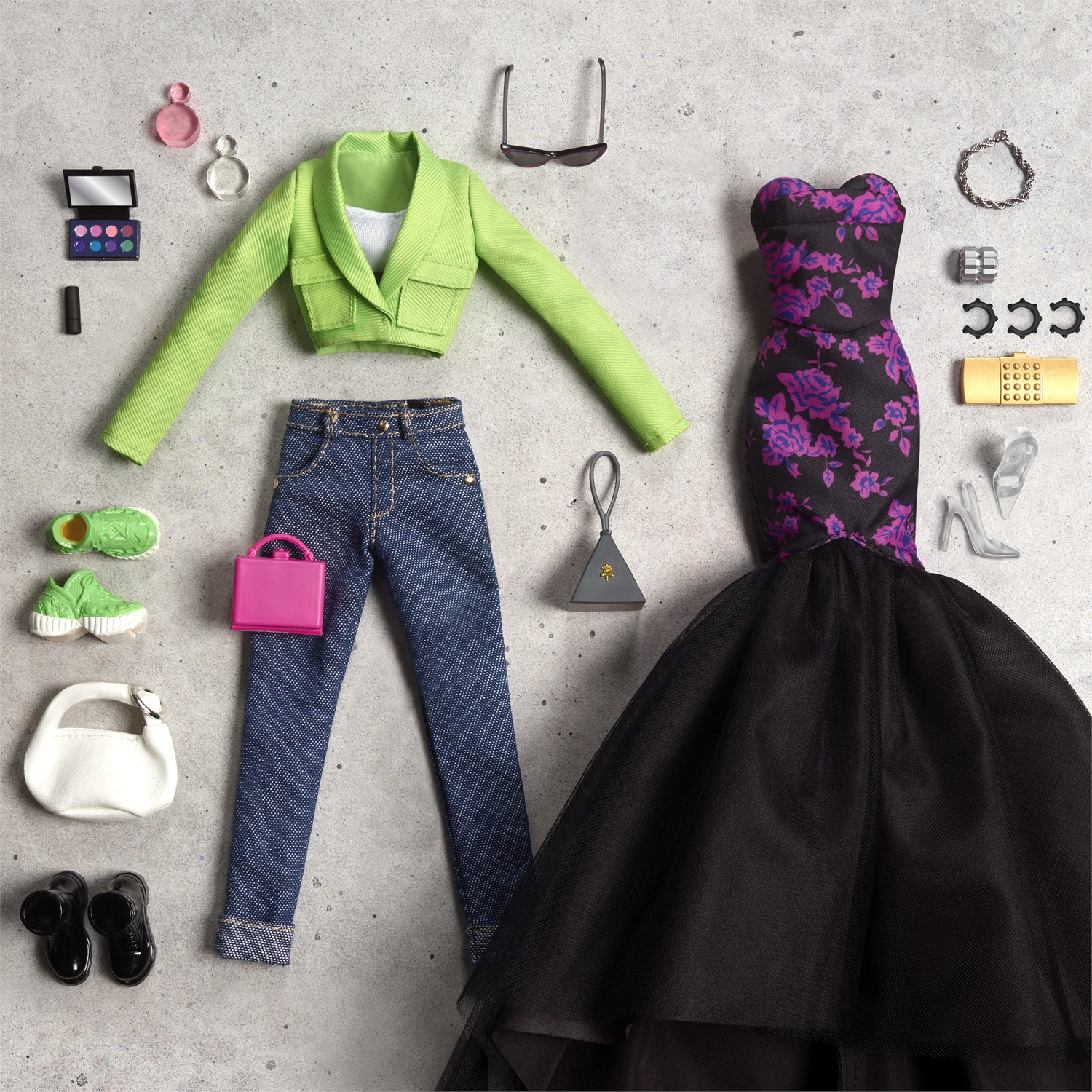 Barbie HBX98 - Studio Set Moda con Bambola Snodata, Specchiera con Sedia, 2 Look e 3 Paia di Scarpe