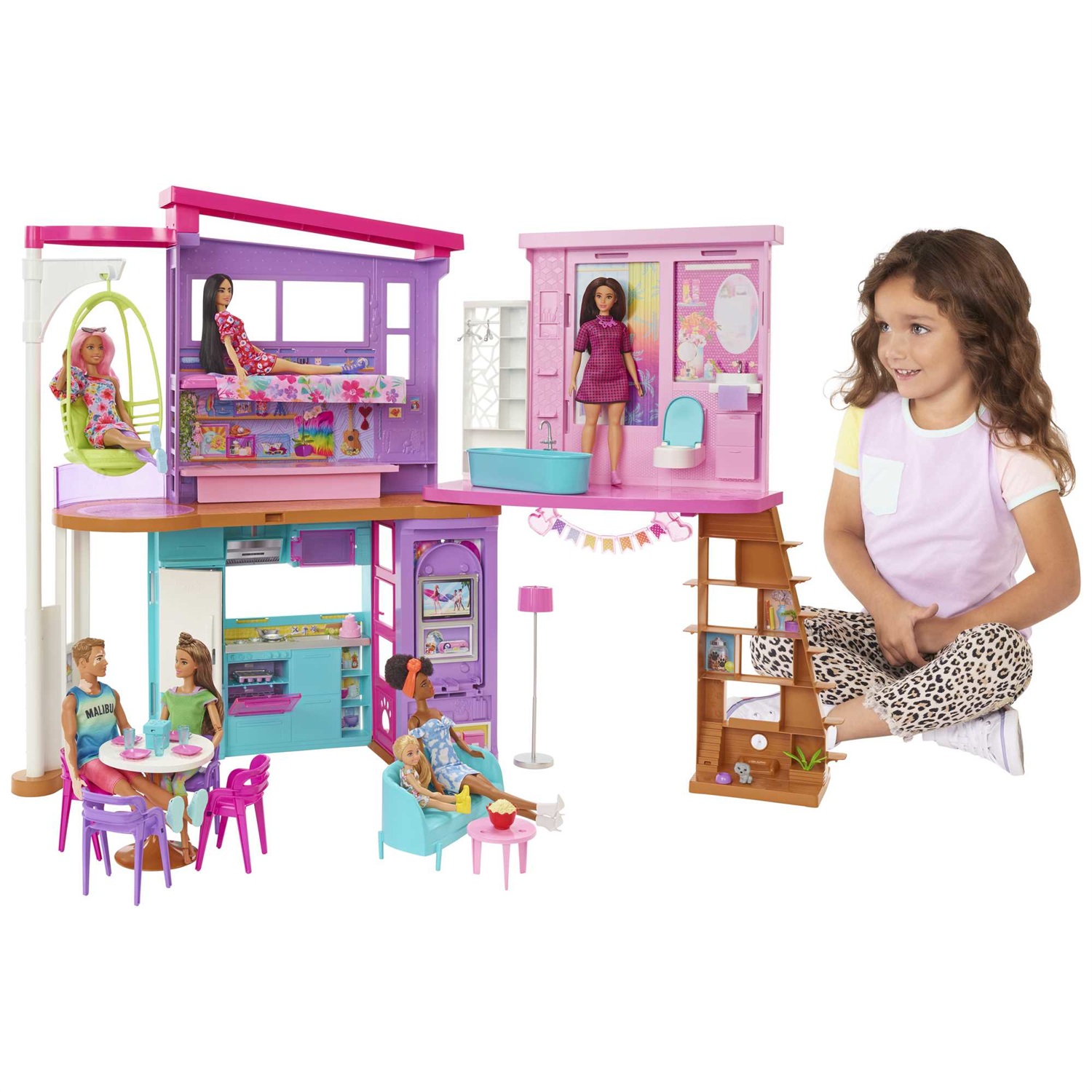 Mattel Barbie Casa di Malibu (106 cm) - Playset casa delle bambole con 2 piani, 6 stanze, ascensore, altalena e oltre 30 accessori, per bambini 3 anni