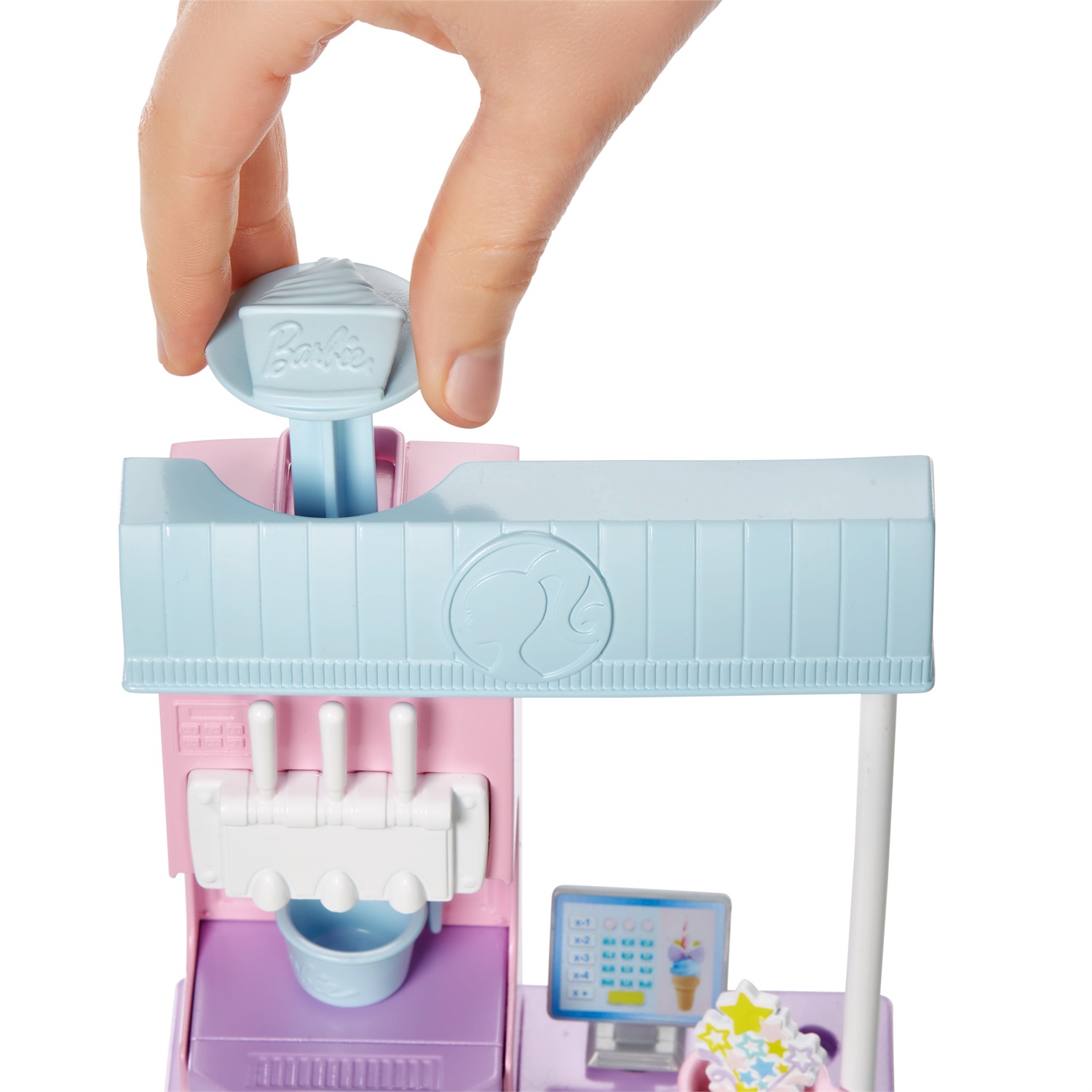 Barbie Playset Gelateria con Bambola, Macchina per Gelato, Accessori e 2 Tipi di Pasta Modellabile - Giocattolo per Bambini 4 Anni, HCN46