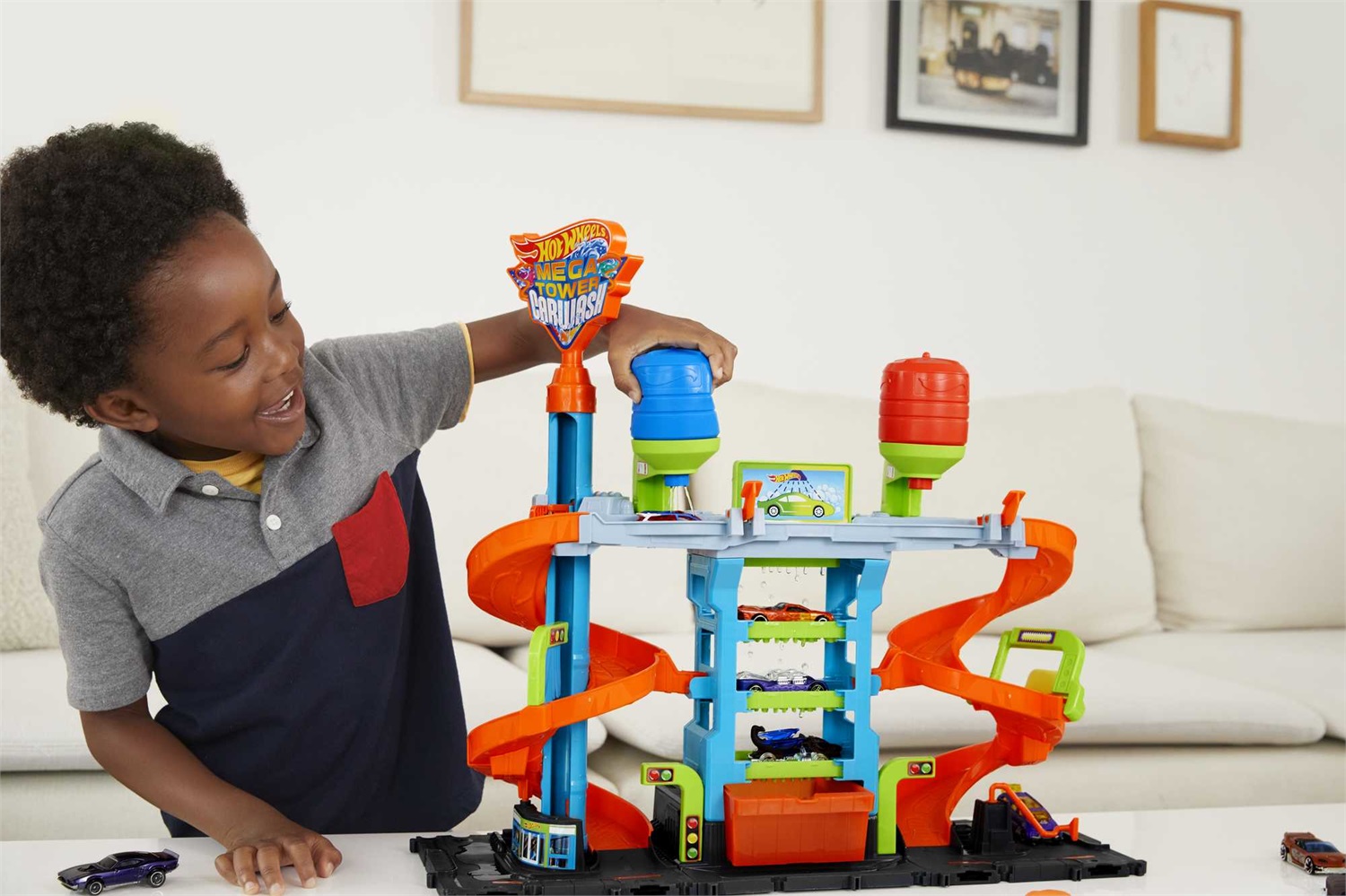Hot Wheels City Mega Torre Autolavaggio con 1 Macchinina Color Shifters, Serbatoi per Acqua Calda e Fredda, Giocattolo per Bambini 4 Anni