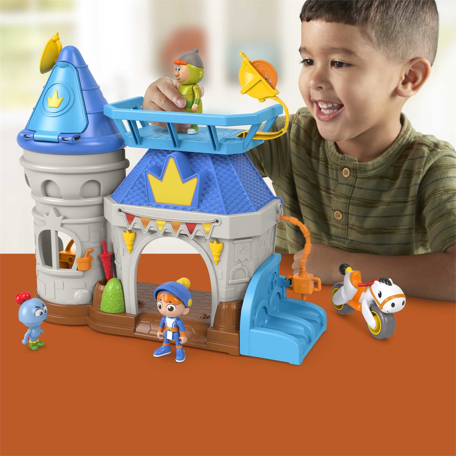 Fisher-Price HGK33 Playset Castello Medievale con Gus e Mini-Maxi Cavaliere, Giocattolo per Bambini 3 Anni, Multicolore