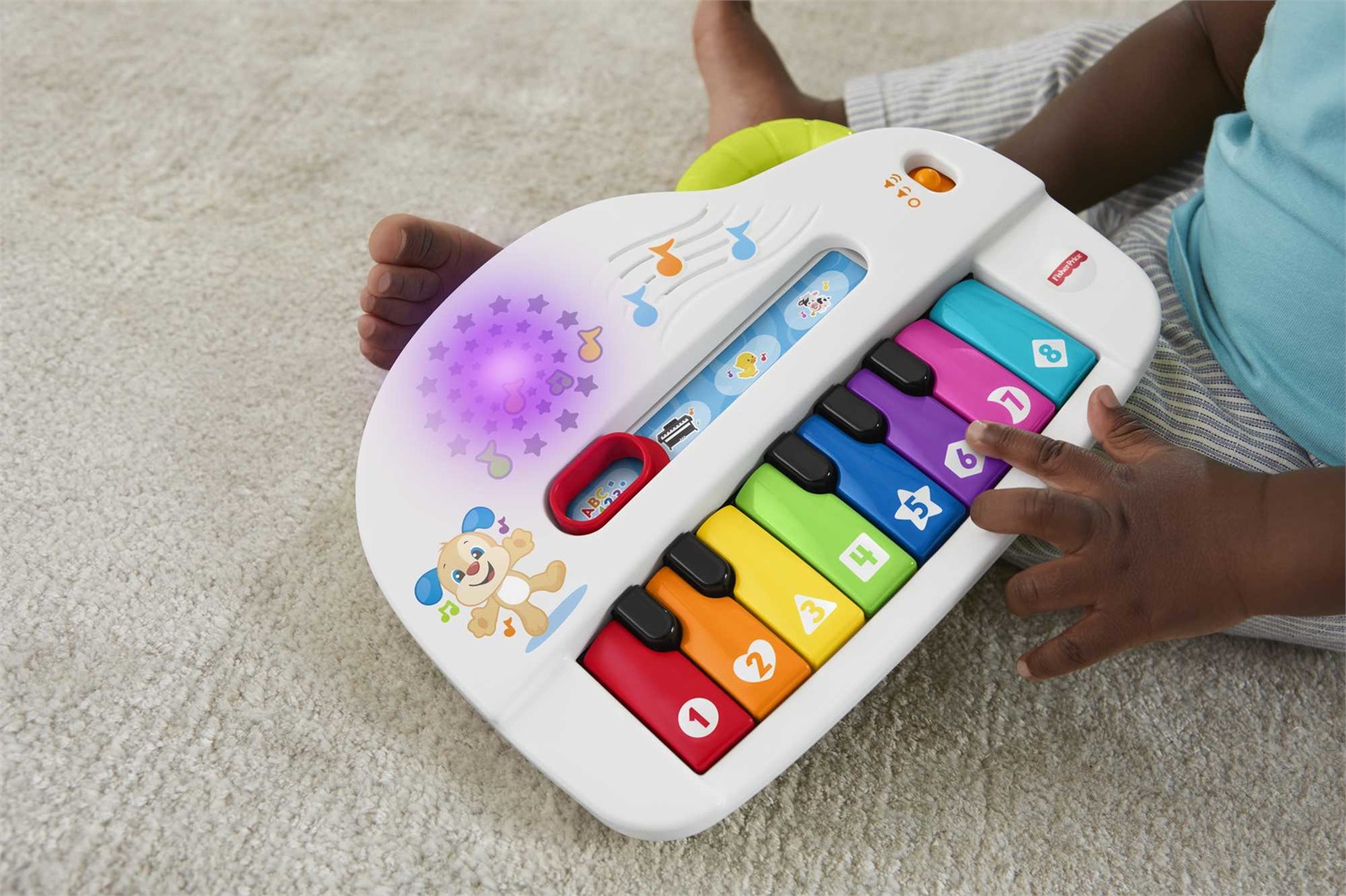 Fisher-Price Pianoforte di Cagnolino Ridi & Impara Edizione Multilingue, Portatile con Luci, Versi degli Animali, Contenuti Educativi e 4 Modalità di Gioco, Giocattolo per Bambini 6+ Mesi