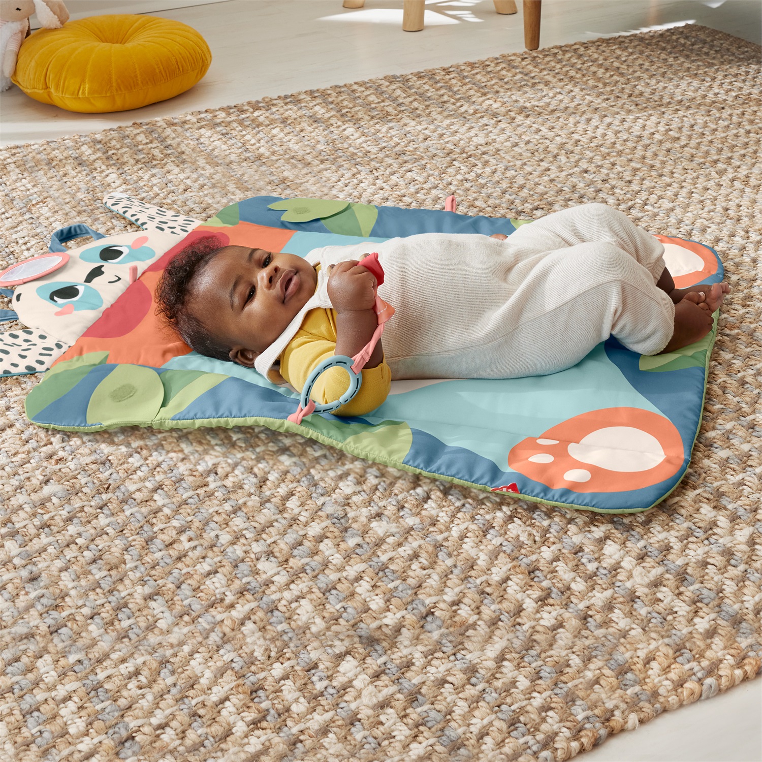 Fisher-Price Amici del Pianeta Tappetino da Gioco Panda - 3 in 1, Realizzato con Plastica Riciclata, Inclusi Gioco Frusciante e Specchietto, 0 Mesi