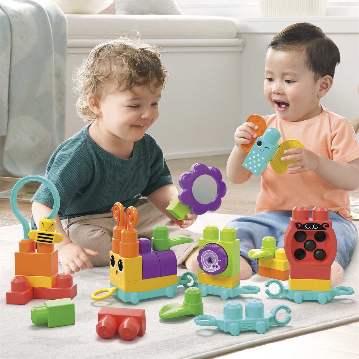 MEGA BLOKS HKN44 Move n Groove Caterpillar - Gioco di Costruzione Sensory per Bambini da 1 Anno con 30 Pezzi