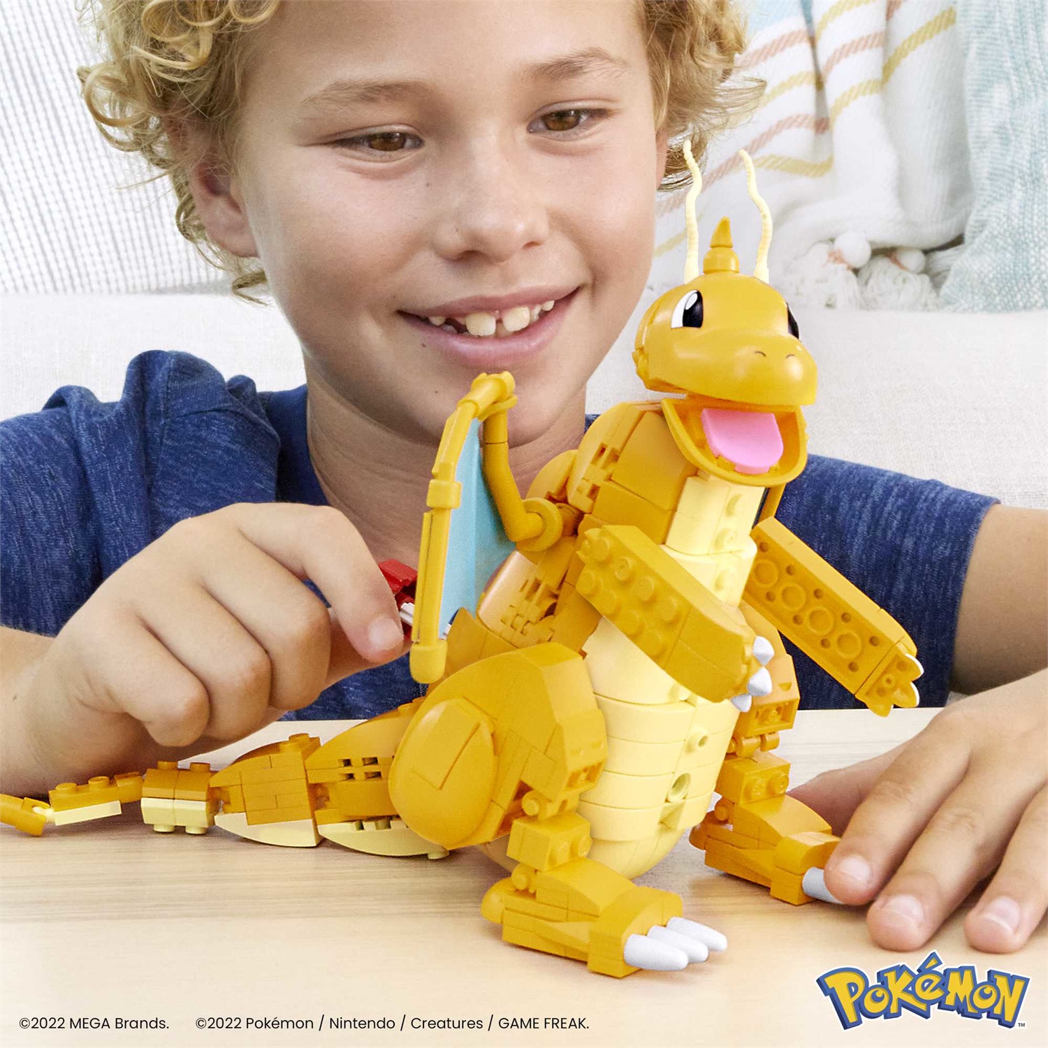 MEGA Pokémon Dragonite - Set di Costruzione da 388 Pezzi con Sistema Mattoncino Movimento, Alto 18 cm, Giocattolo per Bambini 8 Anni, HKT25