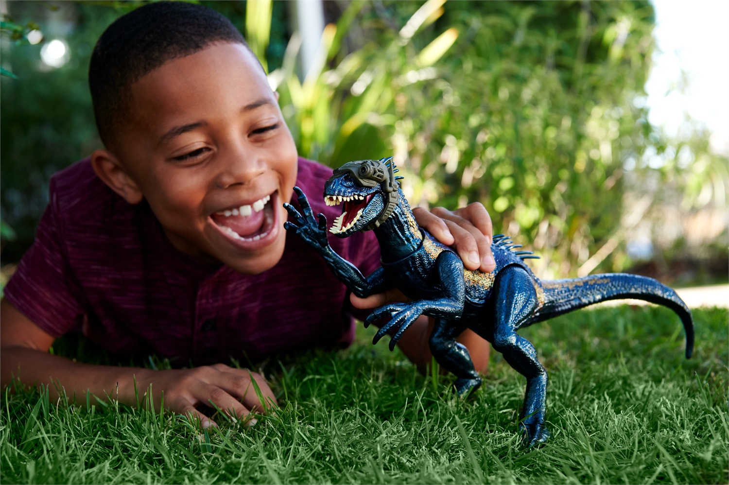 Mattel Jurassic World Indoraptor HKY11 - Action Figure Giocattolo con Funzioni di Attacco e Effetti Luminosi e Sonori