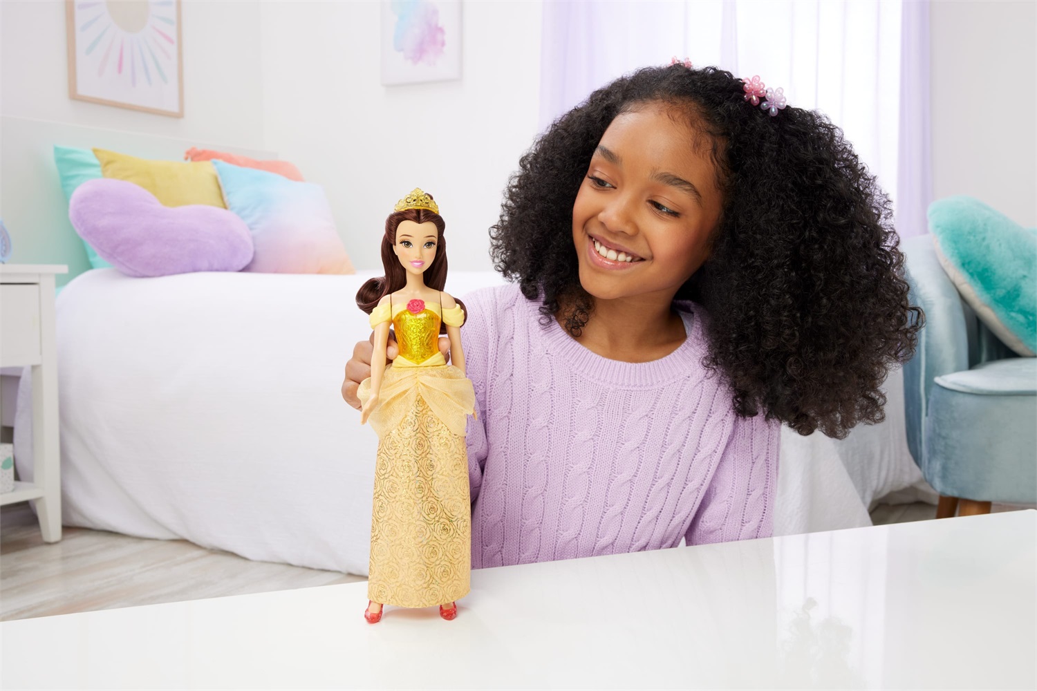 Mattel HLW11 Bambola Belle - Principessa Disney con Capi e Accessori Scintillanti, Ispirata a La Bella e la Bestia, Giocattolo per Bambini 3 Anni