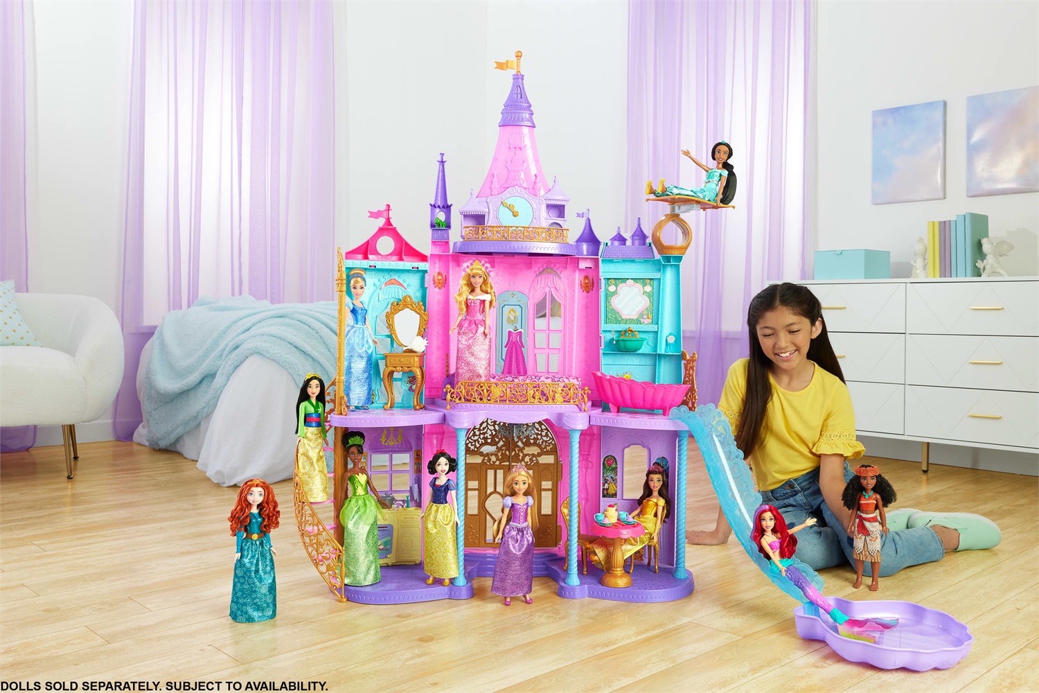 Mattel Disney Princess - Magiche Avventure nel Castello, playset alto 122 cm con 3 livelli, 10 aree di gioco, luci e suoni, 25 mobili e accessori inclusi, giocattolo per bambini da 3 anni