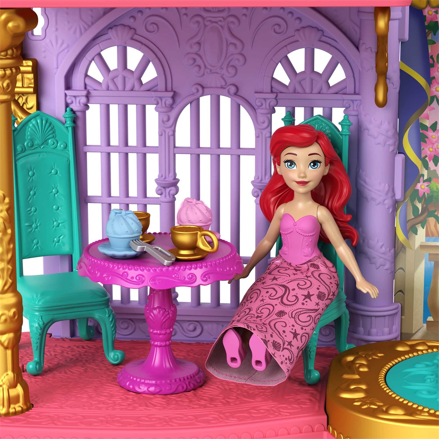 Mattel Disney Princess - Il Castello dei Due Mondi di Ariel, Playset Componibile con Mini Bambola, 1 Amico, 12 Accessori, 6 Aree Gioco e Piscina, Giocattolo per Bambini 3 Anni, HLW95
