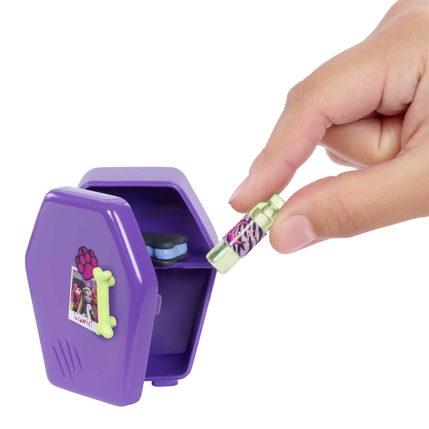 Monster High HMV77 - Camera da Letto di Clawdeen Wolf, Playset con Accessori, Mobili e Foglio di Adesivi, Giocattolo per Bambini 4 Anni