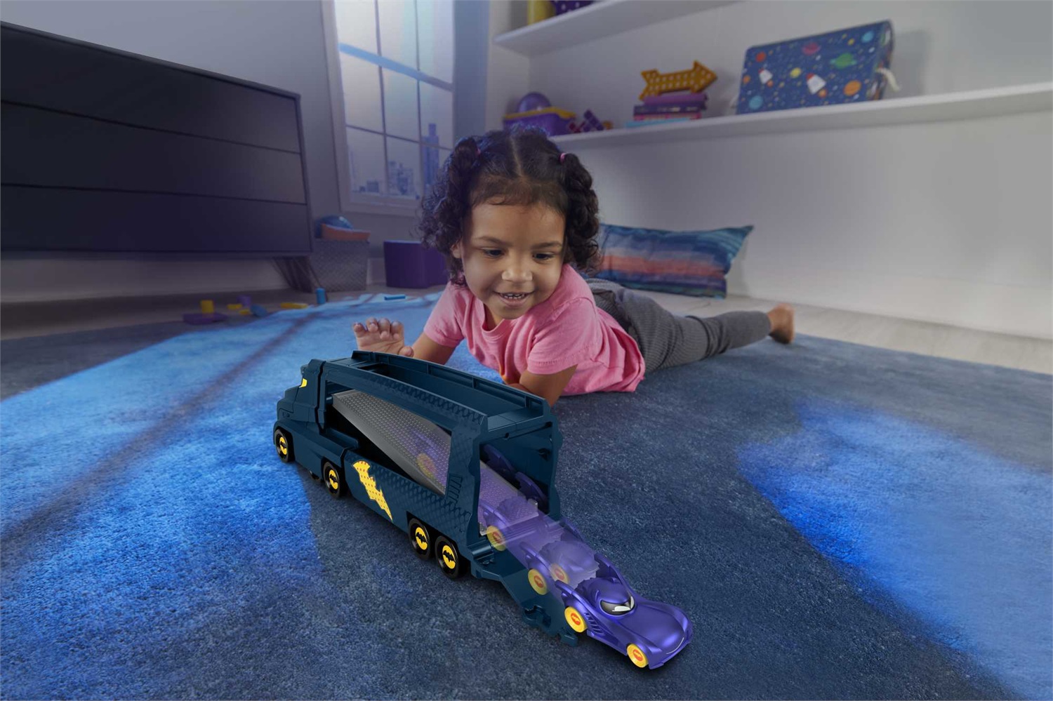 Fisher-Price HMX07 Bat-Autotreno con Rampa e Veicolo Bam Batmobile - Playset DC Batwheels per Bambini dai 3 Anni