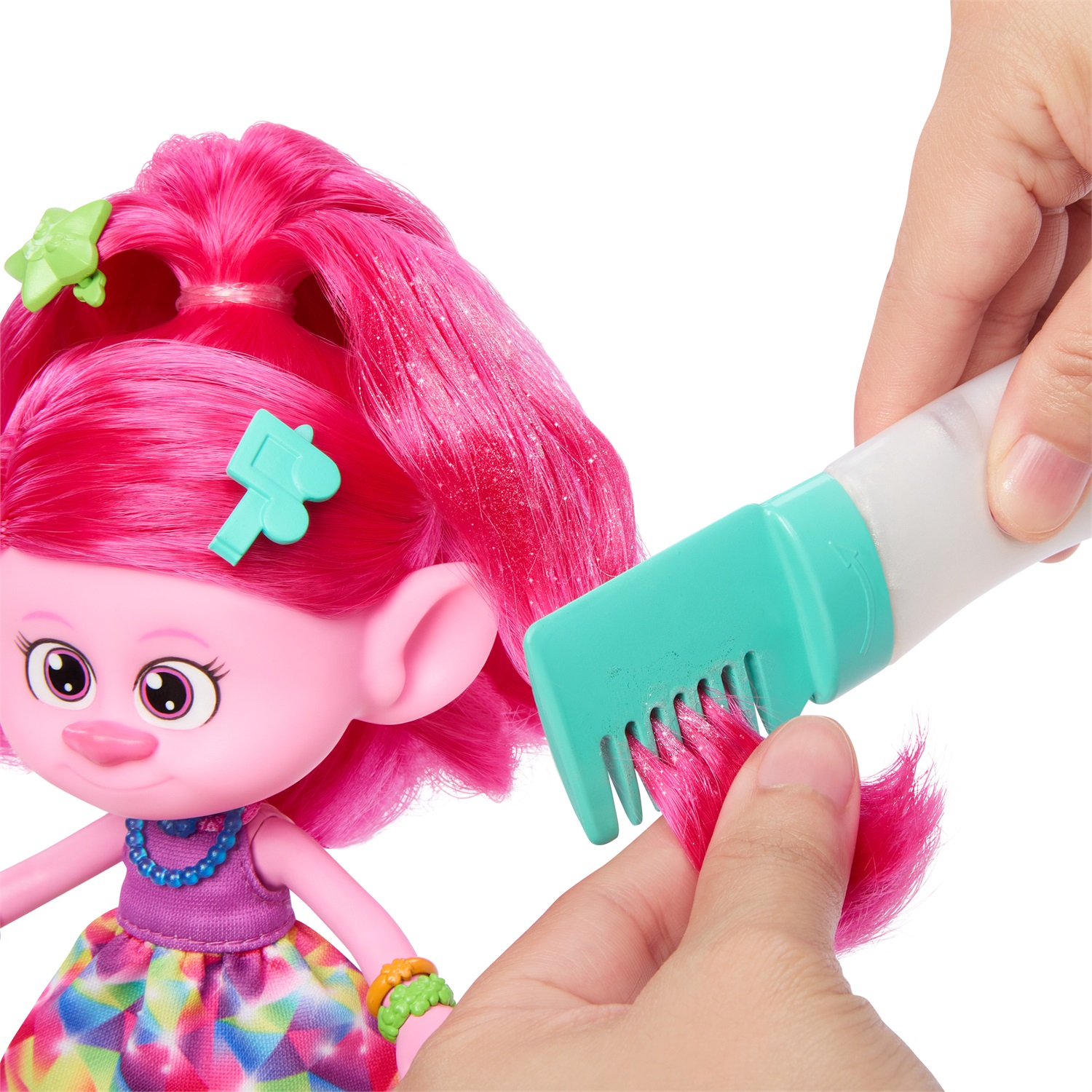 Mattel Trolls 3 - Regina Poppy Hair-Tastic con Capelli Rosa, Pettine Glitterato e 15 Accessori, Giocattolo per Bambini 3 Anni, HNF25