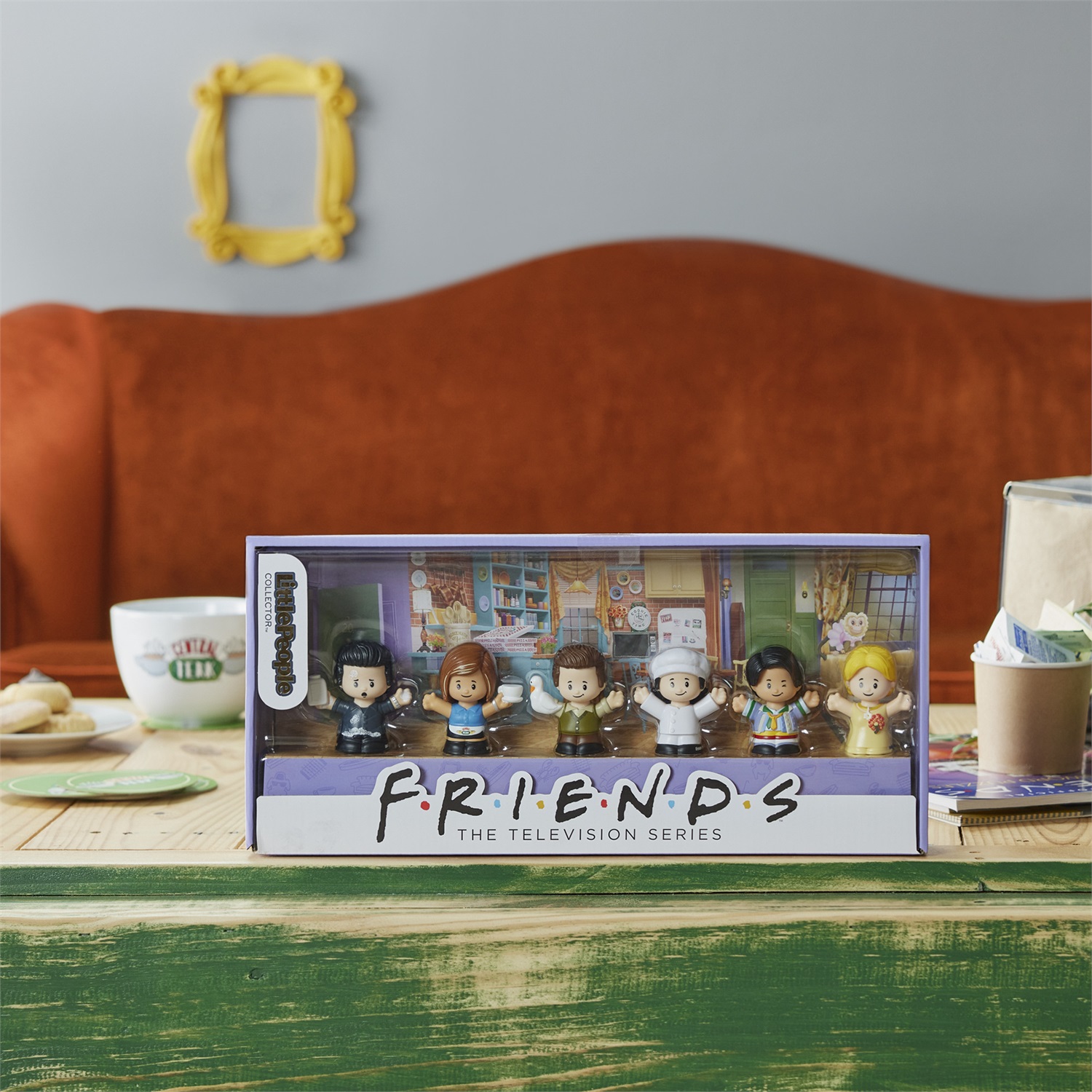 Fisher-Price Little People Collector - Set di figure della serie TV Friends, edizione speciale per adulti, 6 personaggi in confezione regalo da esposizione, HPH05